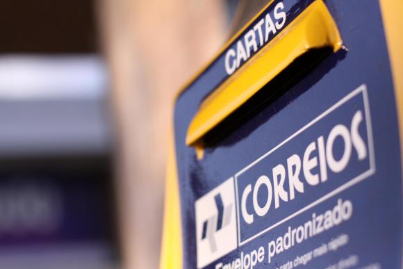 Correios entram em greve